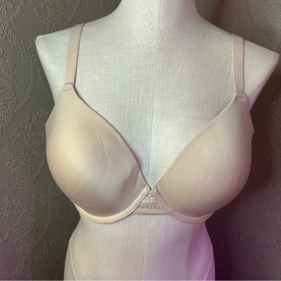 Wacoal Other - Elegant Cream Underwire Bra Wacoal 34DDD 858313 underwire push up